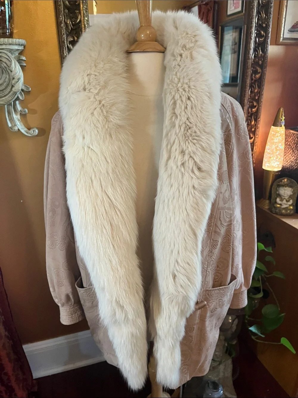 Vintage 80s Marvin Richard’s J Percy Blush suede Coat with Cream fur trim Size M